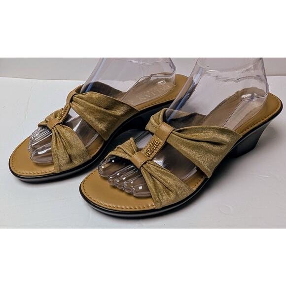 Italian Shoemakers Champagne Gold Sandals WOMENS SIZE 10 Rhinestone Bowtie Wedge - Picture 2 of 7